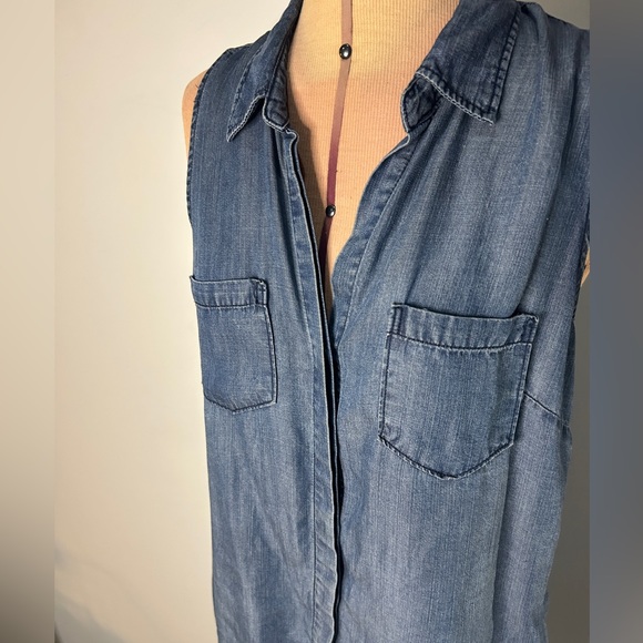 Lulus Courtesy Collar Blue Chambray Top - Picture 3 of 11